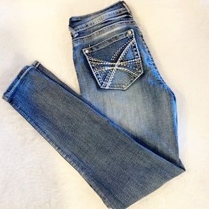 3/$15❗️Wallflower Jeggings Curvy Fit Distressed